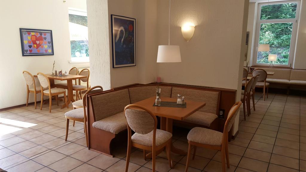 Hotel Bergische Schweiz Велберт Екстериор снимка