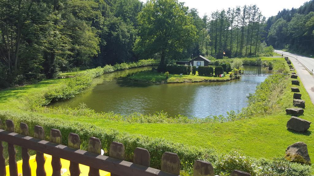Hotel Bergische Schweiz Велберт Екстериор снимка