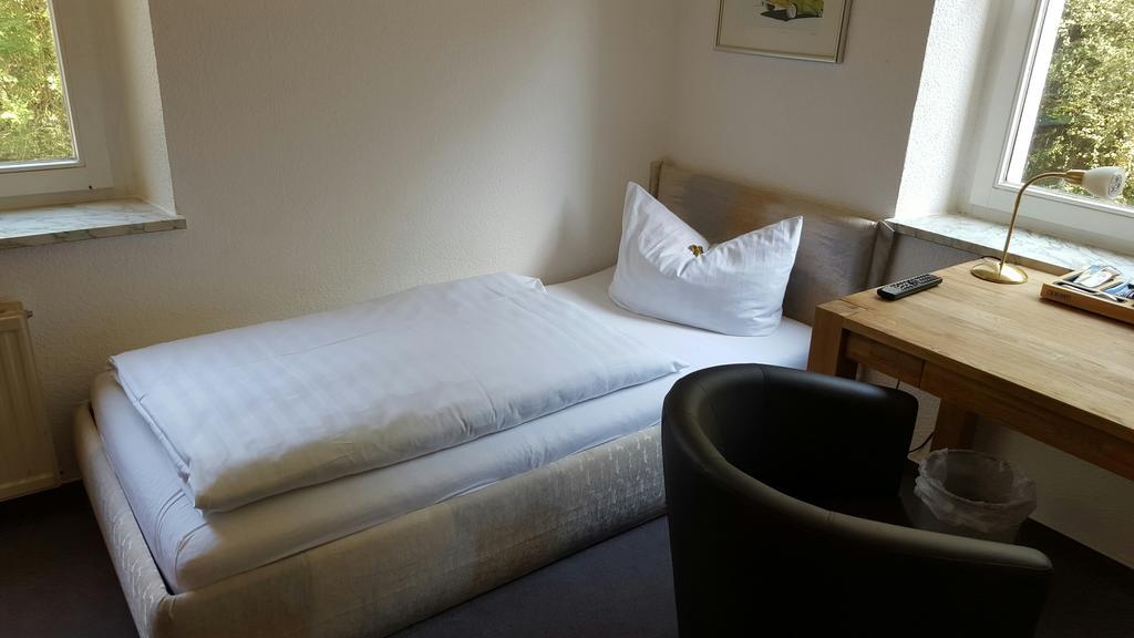 Hotel Bergische Schweiz Велберт Екстериор снимка