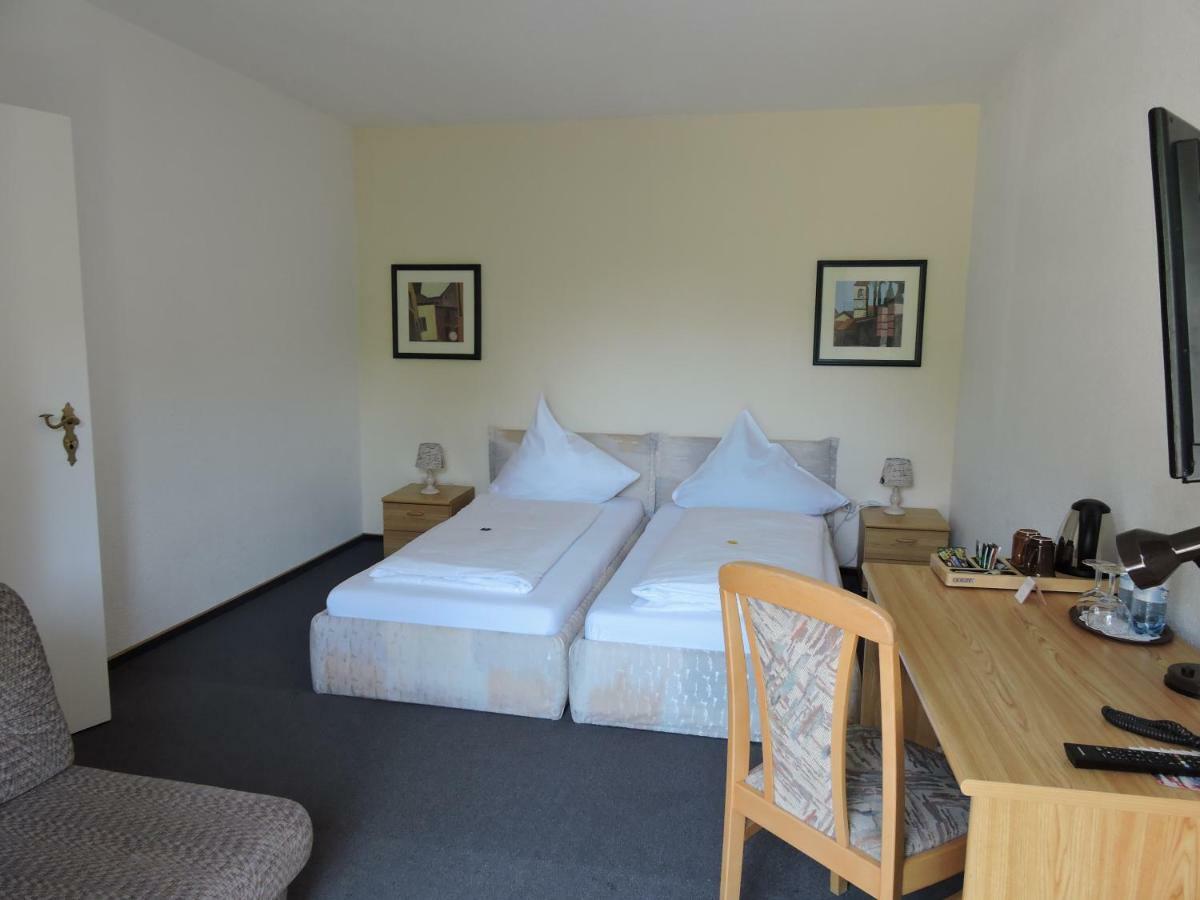 Hotel Bergische Schweiz Велберт Екстериор снимка