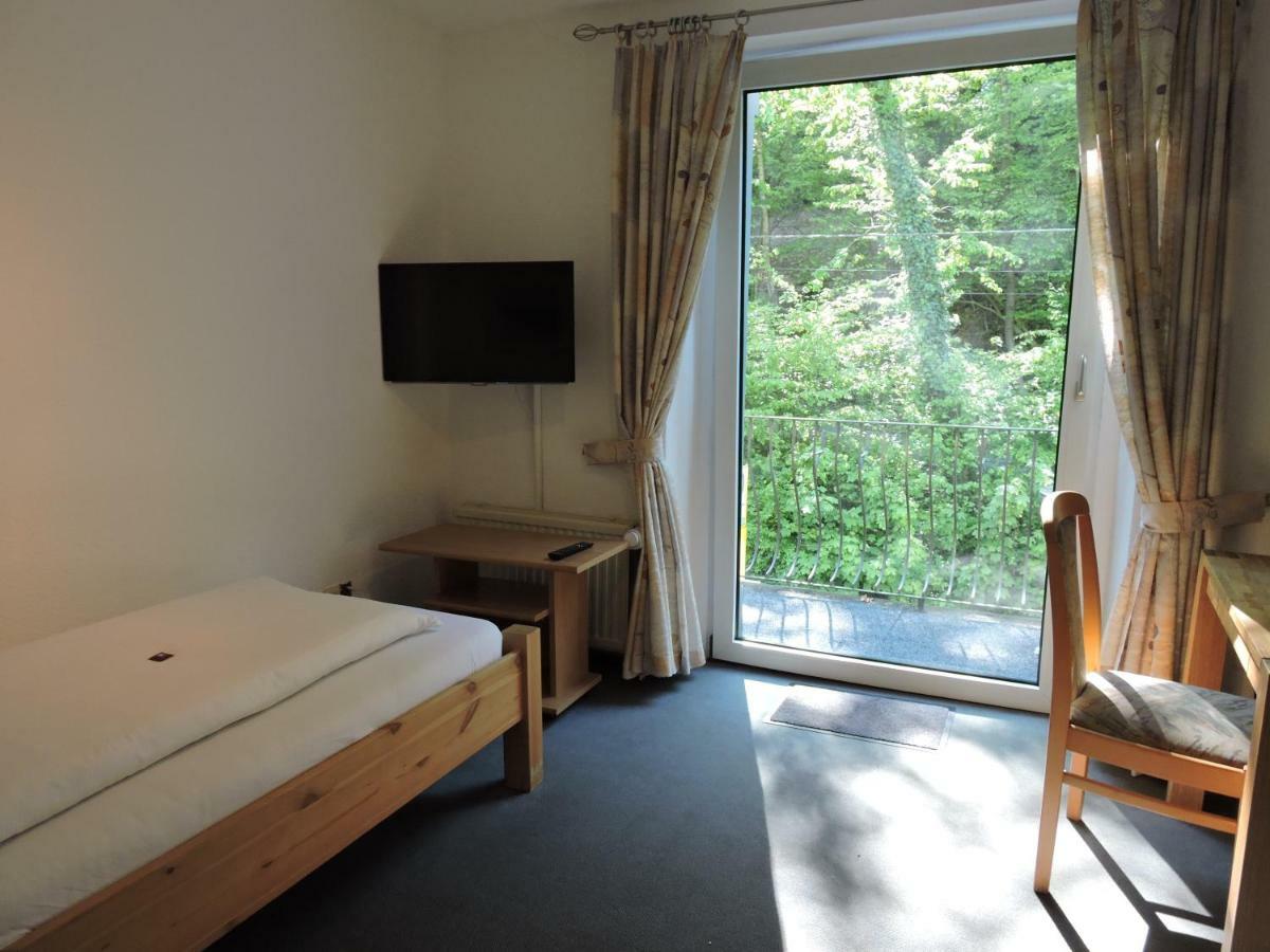 Hotel Bergische Schweiz Велберт Екстериор снимка