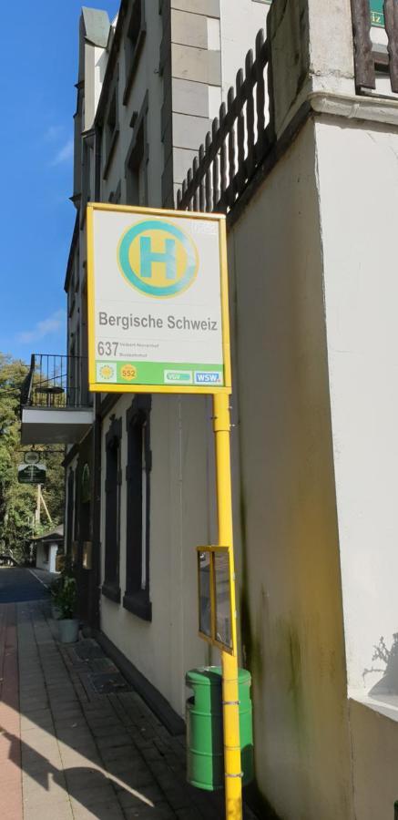 Hotel Bergische Schweiz Велберт Екстериор снимка